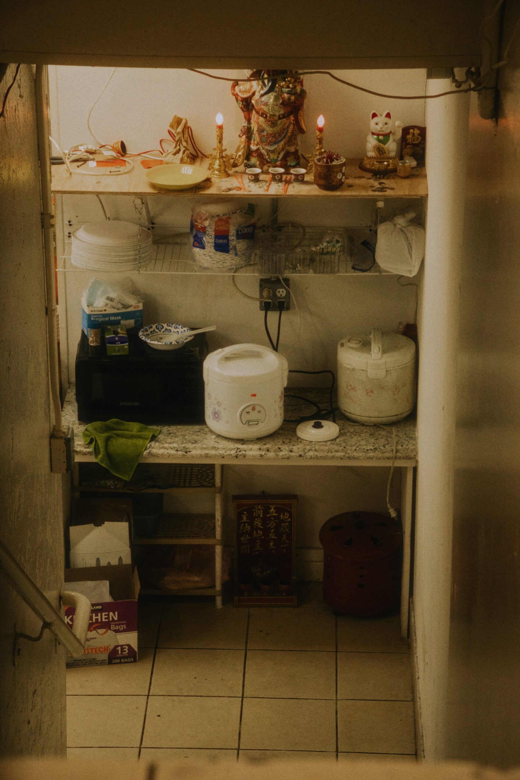Are There Any Local Resources Or Organizations That Can Assist With Emergency Food Supply?