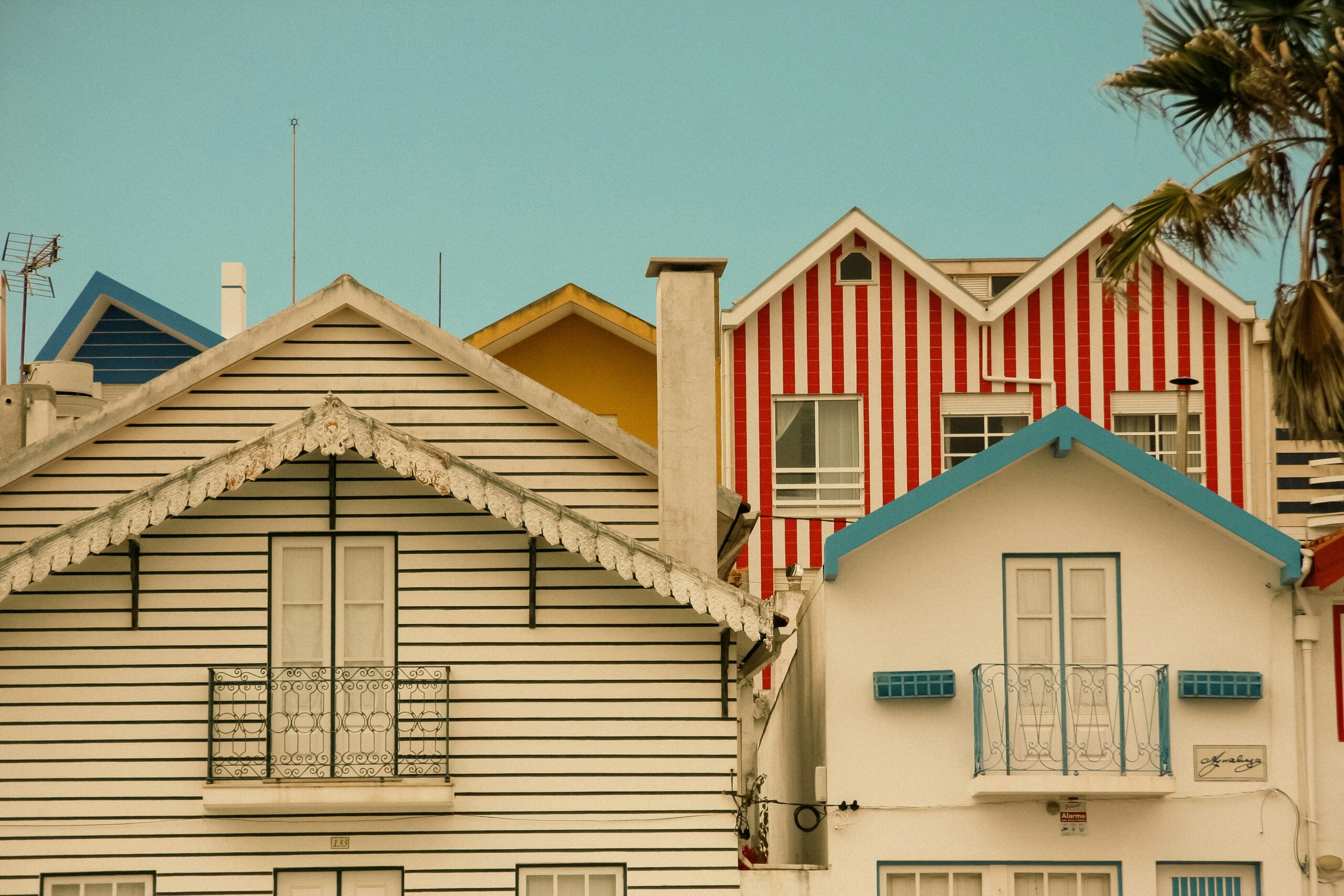 How can I secure my home while on vacation? Expert Tips