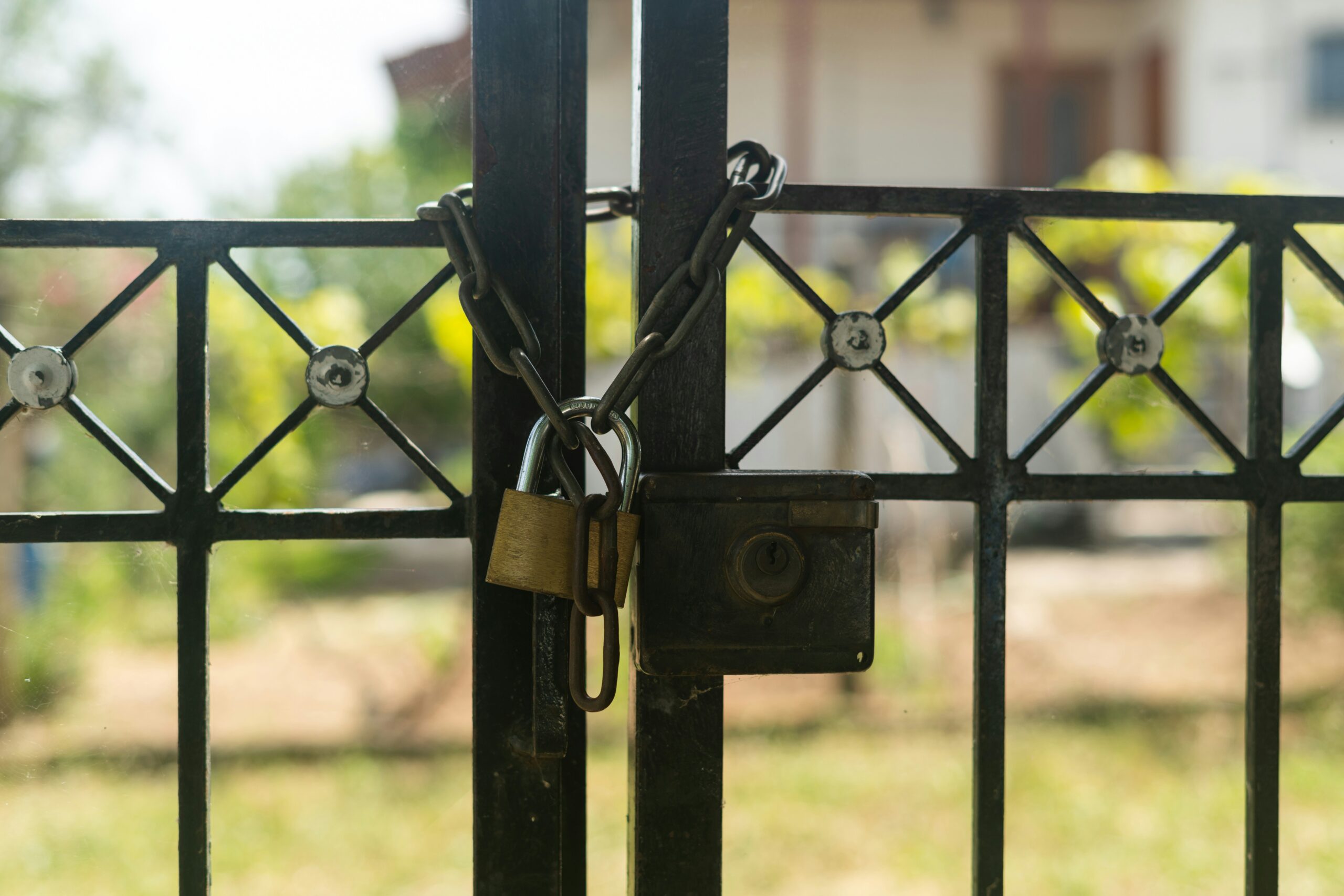 What are the common home security mistakes to avoid? Best Fixes